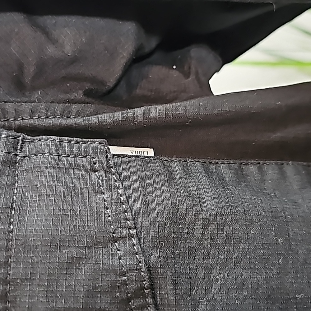 NWT Vuori Men's Ripstop Jacket in Black - Picture 2 of 8